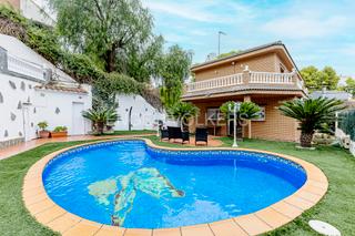 Rent House in Montmar. Casa unifamiliar con piscina privada