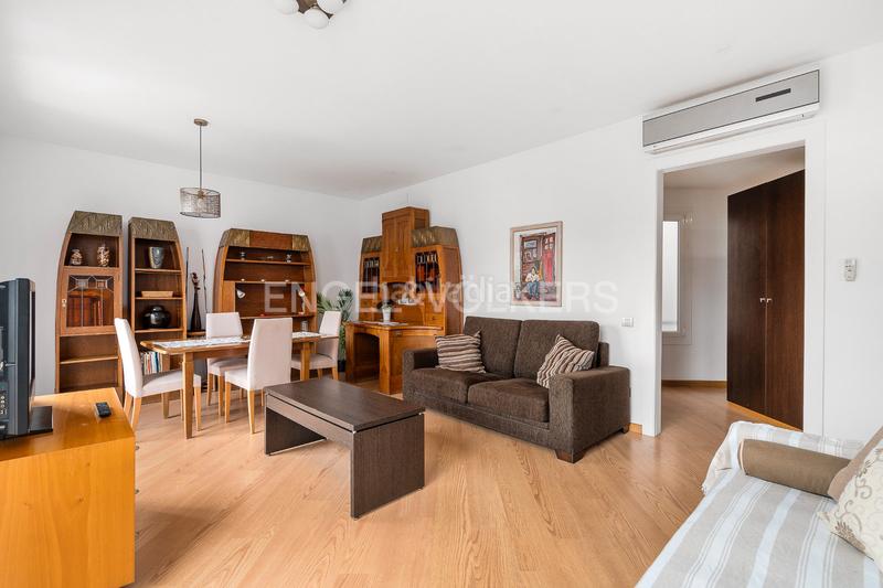 Foto c6b8b040-37f8-48f2-87c6-5d933f0c6098. Apartament amb calefacció a La Nova Esquerra de l´Eixample Barcelona