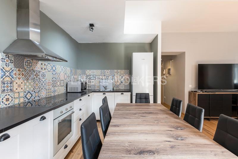 Foto 519ea9f0-9ea3-46c2-8d09-2e9033767016. Location appartement avec chauffage dans Raval Barcelona