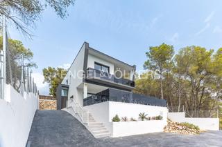 Casa a Mas Alba. Moderna y luminosa casa unifamiliar en mas alba, sitges