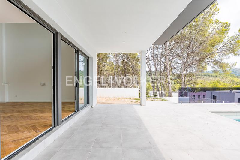 Foto a86ca94d-a8d4-4759-8df7-89544a7aa76f. Casa moderna y luminosa casa unifamiliar en Mas Alba, sitges en Sant Pere de Ribes