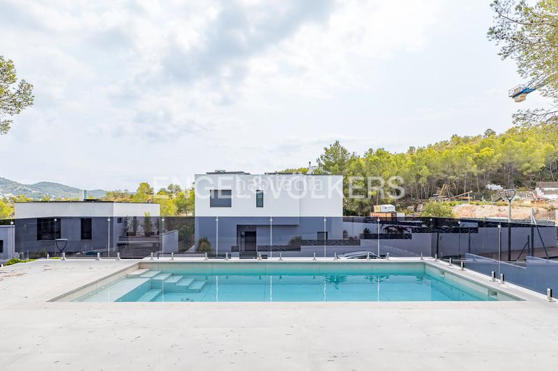 Foto e2b82473-6ae7-45d1-9bbd-8a716a153e7c. Casa moderna y luminosa casa unifamiliar en Mas Alba, sitges en Sant Pere de Ribes