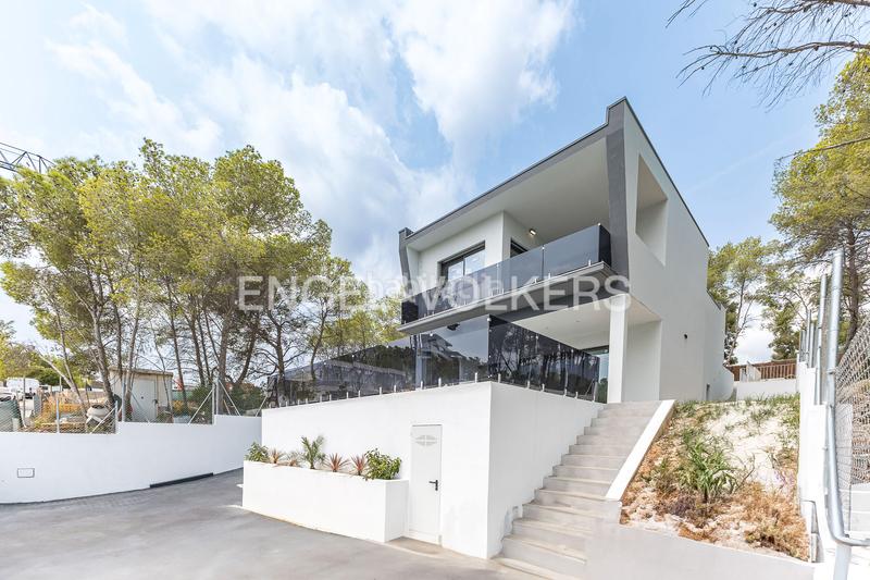 Foto edba45b6-1999-4d02-8a5d-a61f99b87fd6. Casa moderna y luminosa casa unifamiliar en Mas Alba, sitges en Sant Pere de Ribes