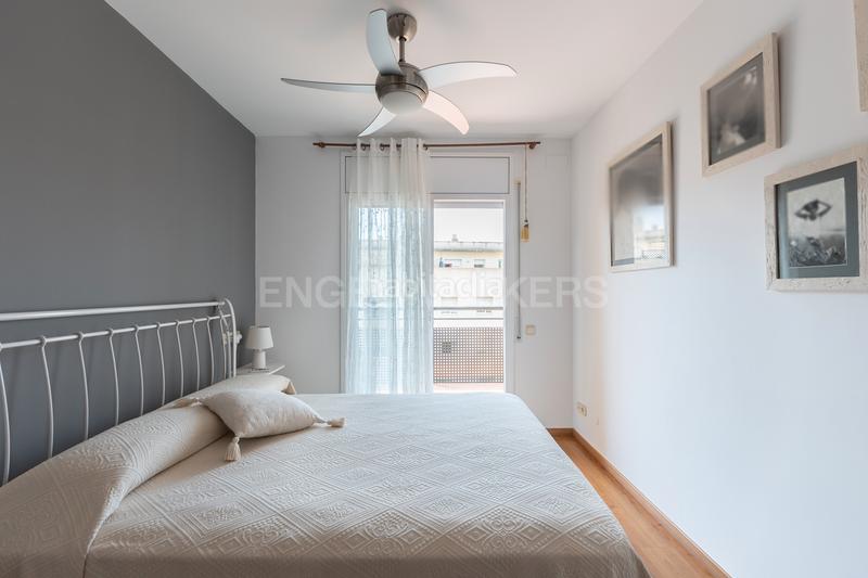 Foto 08adcc78-5009-4a9e-ae8f-0b0368d1ce28. Dúplex impecable dúplex con terraza y piscina privada en Sitges