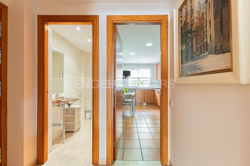 Foto 1f664542-81dd-48dc-a7f8-1ad9f3464a48. Dúplex impecable dúplex con terraza y piscina privada en Sitges