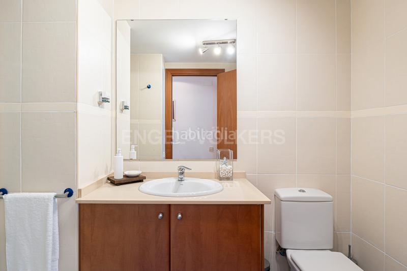 Foto 24ca5edc-2370-41ad-ae0d-690f4fa5ac23. Dúplex impecable dúplex con terraza y piscina privada en Sitges