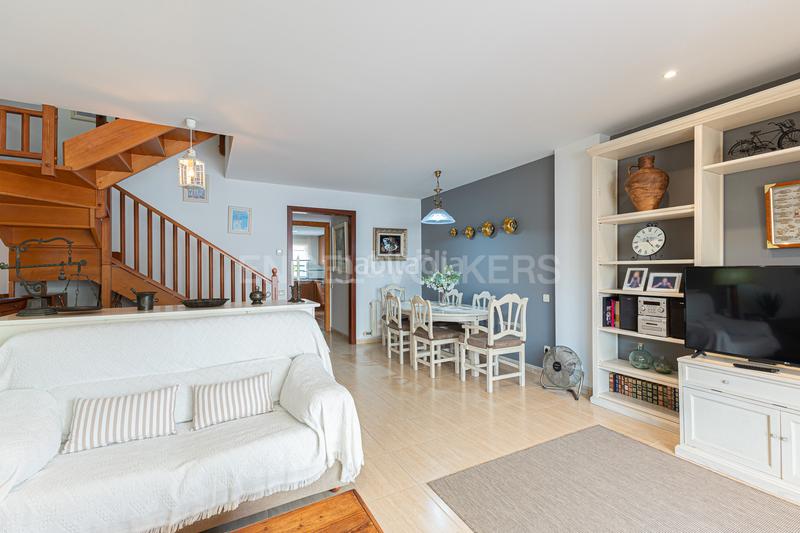 Foto 304652ea-e480-4405-866d-e33e01b95daa. Dúplex impecable dúplex con terraza y piscina privada en Sitges