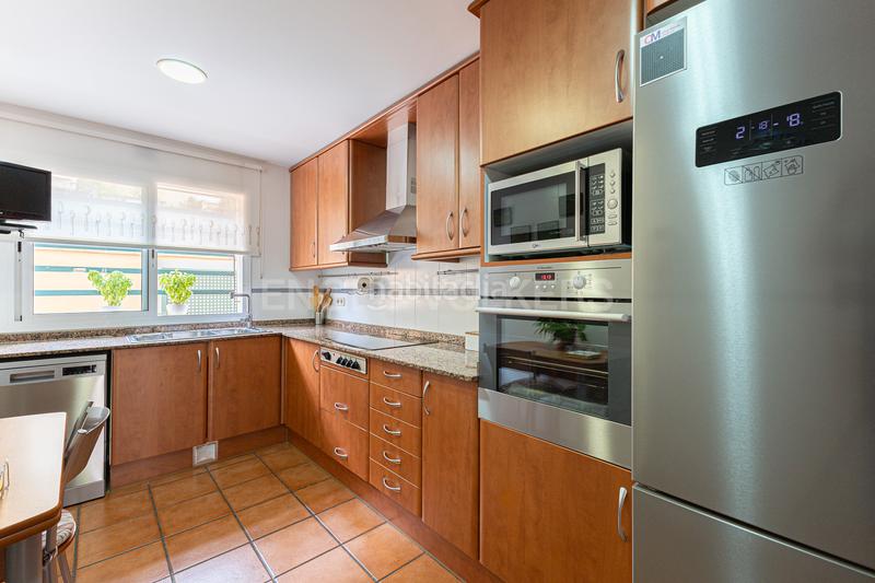 Foto 4756be51-e191-4581-afc7-ff4707a236d6. Dúplex impecable dúplex con terraza y piscina privada en Sitges