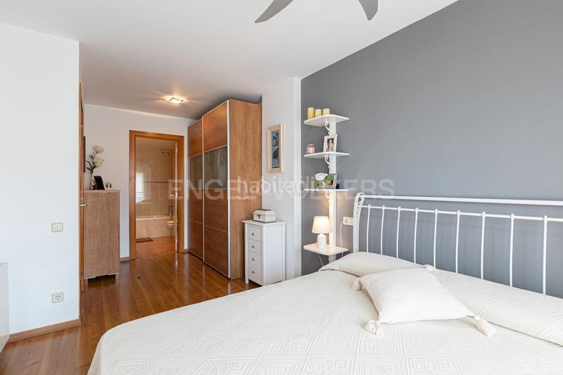 Foto a61d6da4-5f1f-4888-bb61-84f19da8644e. Dúplex impecable dúplex con terraza y piscina privada en Sitges