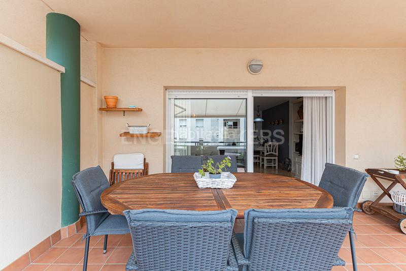 Foto aee21eeb-828d-460d-8933-ac441799af57. Dúplex impecable dúplex con terraza y piscina privada en Sitges