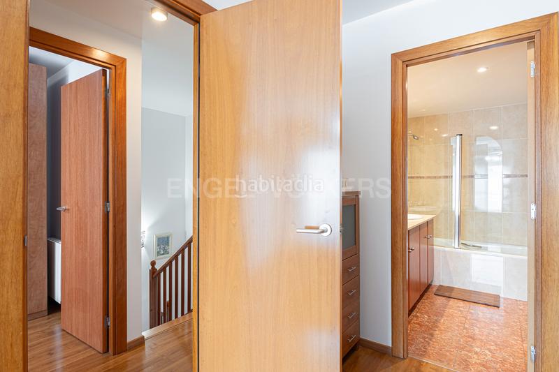 Foto ce41d179-9102-43c9-ba91-71b60d6c9822. Dúplex impecable dúplex con terraza y piscina privada en Sitges