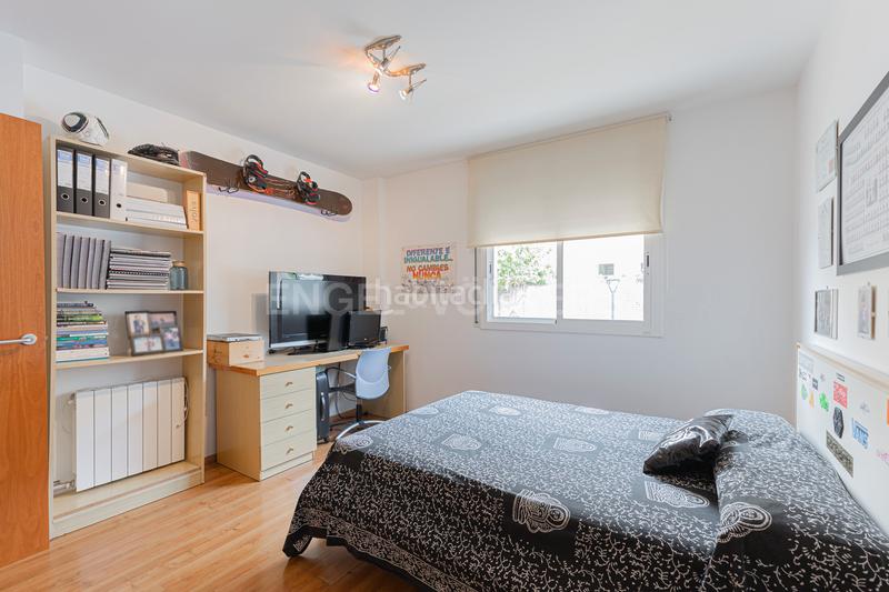 Foto e65b78a4-67db-4580-be64-0b5a81b04ab7. Dúplex impecable dúplex con terraza y piscina privada en Sitges