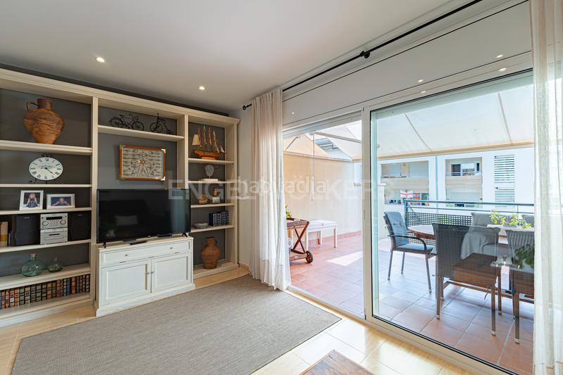 Foto f830a1a8-b12c-41e8-9b84-cac9c2949170. Dúplex impecable dúplex con terraza y piscina privada en Sitges