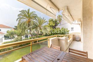 Duplex in Can Girona - Terramar - Vinyet. Ático dúplex con gran terraza en vinyet, sitges