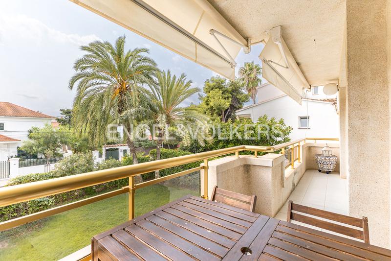 Foto 3afb6657-165a-4ad7-bdfb-0959f5f1e1e2. Duplex avec chauffage parking piscine dans Can Girona - Terramar - Vinyet Sitges