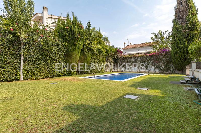 Foto 9f83bf00-aab7-4bbb-9739-1b9b919e862a. Duplex avec chauffage parking piscine dans Can Girona - Terramar - Vinyet Sitges