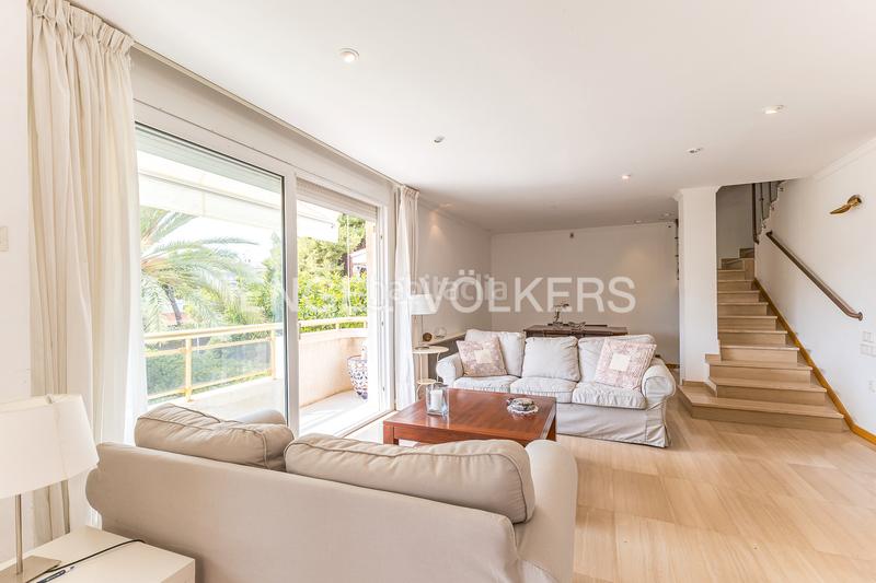 Foto e8bc1041-8a7c-426d-9f65-2b4d1f70094d. Duplex avec chauffage parking piscine dans Can Girona - Terramar - Vinyet Sitges