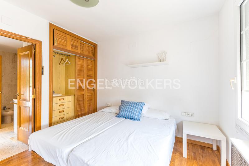 Foto f447255a-e8be-4d0e-8392-fe7c9f2d61d8. Duplex avec chauffage parking piscine dans Can Girona - Terramar - Vinyet Sitges