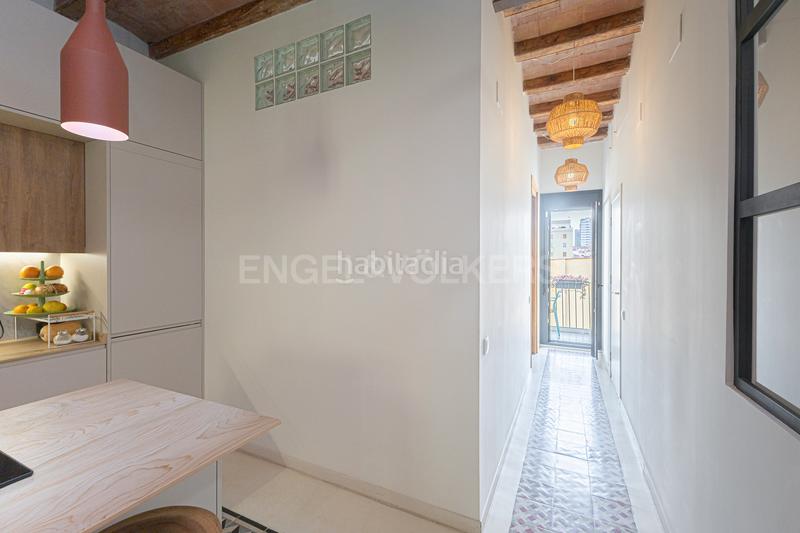 Foto 04f59635-b7f2-45f5-8aff-dc430451067f. Ático lujoso ático reformado con balcón soleado, cerca de la playa y en el barrio de poblenou diagonal mar en Barcelona