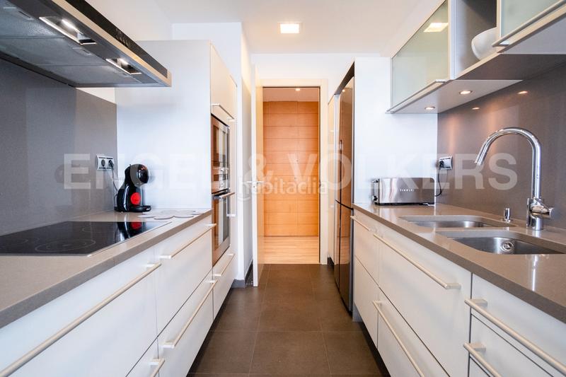 Foto 3d84b69f-5647-46e0-b6df-e8cab6745de6. Alquiler apartamento fabuloso piso con vistas al mar en Barcelona