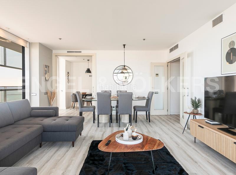 Foto 48e55f44-f39c-4f0a-8634-61d12b732800. Alquiler apartamento fabuloso piso con vistas al mar en Barcelona