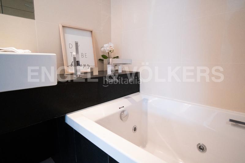Foto 74c2659c-3d74-4ae2-84fe-ef6f76dc4560. Alquiler apartamento fabuloso piso con vistas al mar en Barcelona