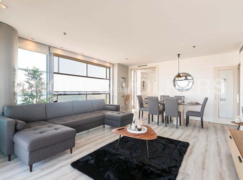 Foto 79f978ad-a5d2-41bf-b202-6250c0e3b733. Alquiler apartamento fabuloso piso con vistas al mar en Barcelona