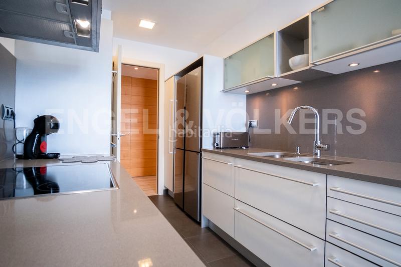 Foto 965d7cd4-ad67-4152-8b84-0245f7e2f747. Alquiler apartamento fabuloso piso con vistas al mar en Barcelona