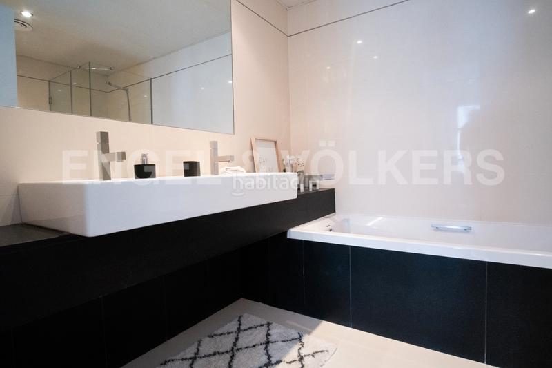 Foto a0d7622e-c77b-480f-9544-c7a3375083a6. Alquiler apartamento fabuloso piso con vistas al mar en Barcelona