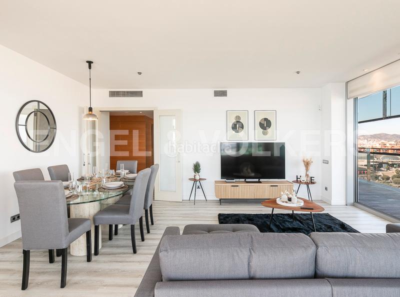 Foto d993155b-ca99-4f31-90bb-2c7537a9e3a5. Alquiler apartamento fabuloso piso con vistas al mar en Barcelona