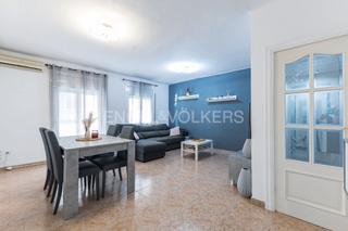 Apartament a La Plana. Piso en el centro de esplugues