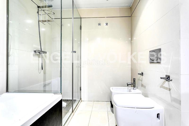 Foto f2d5f1dd-5807-4fb1-9aa6-4b55c6a70dcb. Alquiler apartamento espectacular apartamento con terraza en Barcelona