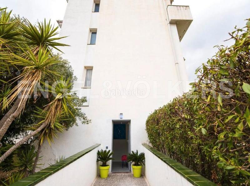 Foto b8d6df70-6bc6-4d35-bf4b-b8cb05efd6c5. Alquiler apartamento paraíso al frente de mar, solo temporada hasta junio 2025 en Sitges