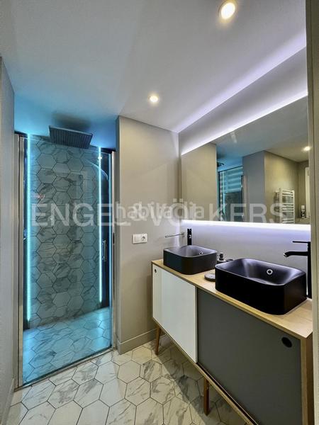 Foto d50df8b9-fa61-4ffc-9267-9875ad0fb097. Alquiler apartamento paraíso al frente de mar, solo temporada hasta junio 2025 en Sitges
