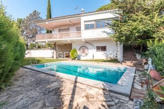 Maison à Vilanova del Vallès. Cómoda unifamiliar en planta a reformar en vilanova del vallès