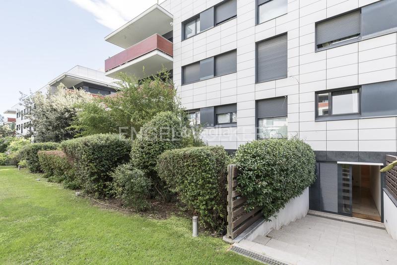 Foto 01e5a7a7-9485-4dd0-9c24-cde684cf3f9e. Alquiler apartamento  temporal con piscina y jardín en Sitges