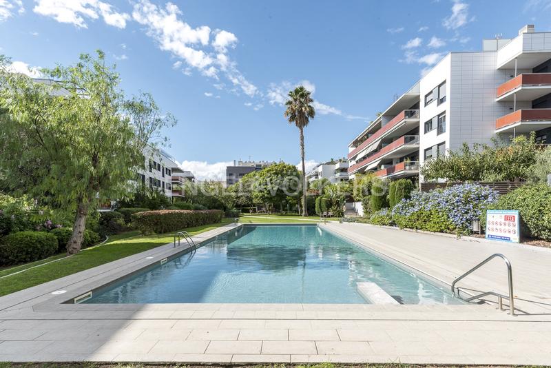 Foto 0273d616-4a6f-4984-b308-6238386a3022. Alquiler apartamento  temporal con piscina y jardín en Sitges