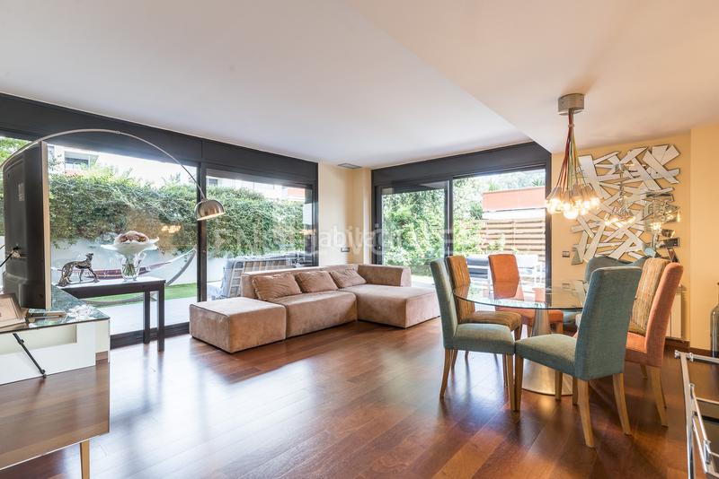 Foto 0a9d350b-1384-4cad-acd0-031e7f118e76. Alquiler apartamento  temporal con piscina y jardín en Sitges