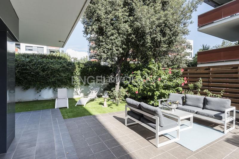 Foto 38526b23-e8b3-44c9-87ea-626ef4ce6165. Alquiler apartamento  temporal con piscina y jardín en Sitges