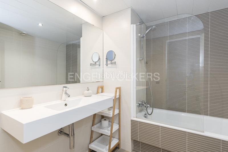 Foto 4338c64e-89c4-4fc9-909e-1720d6ac1603. Alquiler apartamento  temporal con piscina y jardín en Sitges