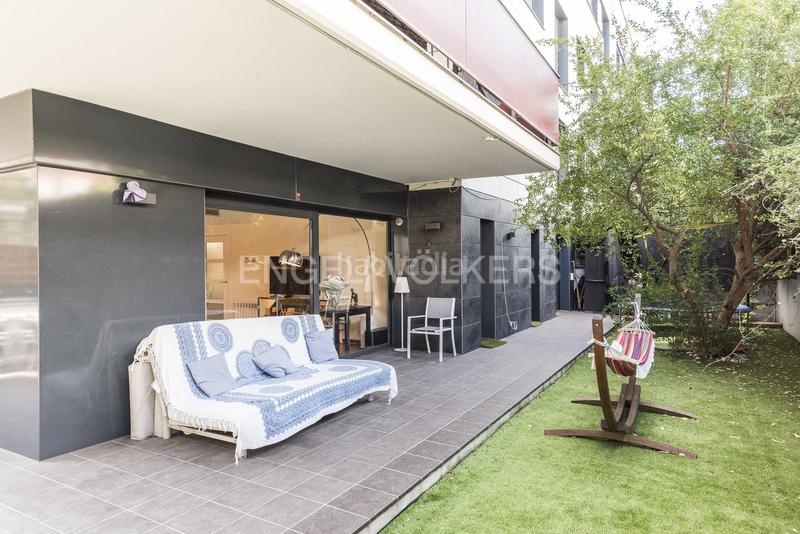 Foto 91c59860-e169-48c1-b21a-5897543c0e81. Alquiler apartamento  temporal con piscina y jardín en Sitges