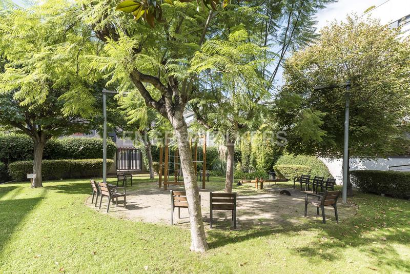 Foto b10c905f-9635-4831-abcf-70299b53e40b. Alquiler apartamento  temporal con piscina y jardín en Sitges