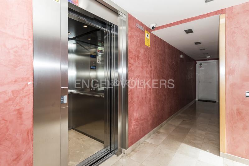 Foto bac16ccf-46b5-401b-a19f-2f9c0ab2fe10. Alquiler apartamento  temporal con piscina y jardín en Sitges