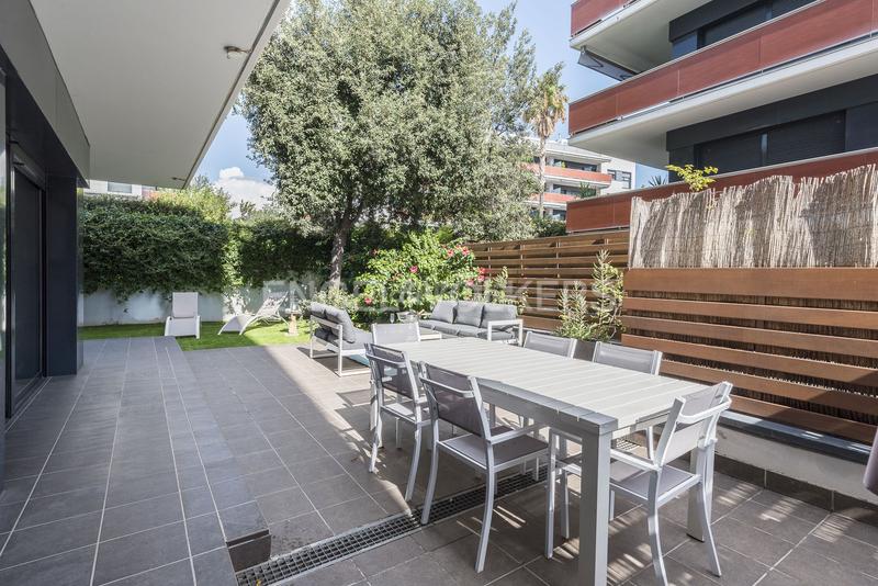 Foto d714d803-0087-4db4-8003-b88ad628764e. Alquiler apartamento  temporal con piscina y jardín en Sitges