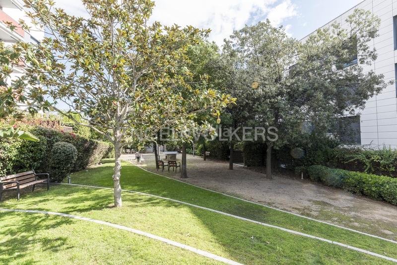 Foto d8c14dcb-805e-4577-b6bf-9d18c1f42fdf. Alquiler apartamento  temporal con piscina y jardín en Sitges