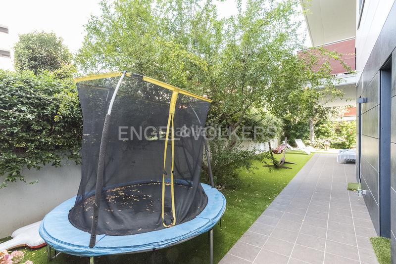 Foto ddb4e0b3-f39d-410f-98eb-38436fe6476e. Alquiler apartamento  temporal con piscina y jardín en Sitges