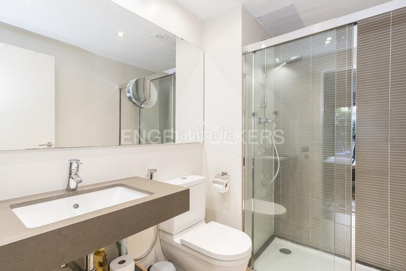 Foto ebd15385-6fc5-4aab-a4a8-fda429411ae8. Alquiler apartamento  temporal con piscina y jardín en Sitges