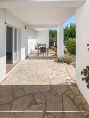 Alquiler Apartamento en Canyelles. Se alquila planta baja en canyelles, totalmente reformada y a es