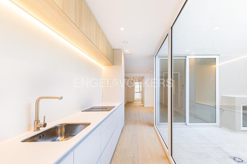 Foto 00b1d615-7169-477f-b393-792aafc4949d. Apartamento precioso piso con patio a estrenar en Barcelona