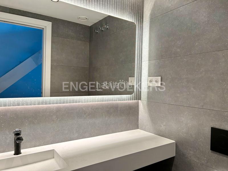 Foto 4b67dfac-1bb2-4be3-bc7d-2805e4749b4a. Apartamento precioso piso con patio a estrenar en Barcelona